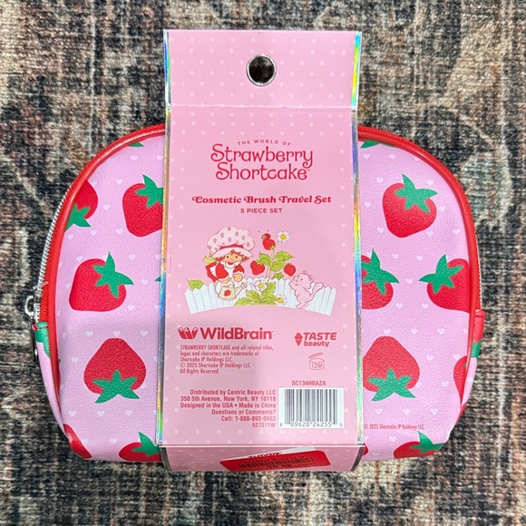 Strawberry Shortcake Cosmetic Brush Travel Set - Picture 3 of 3